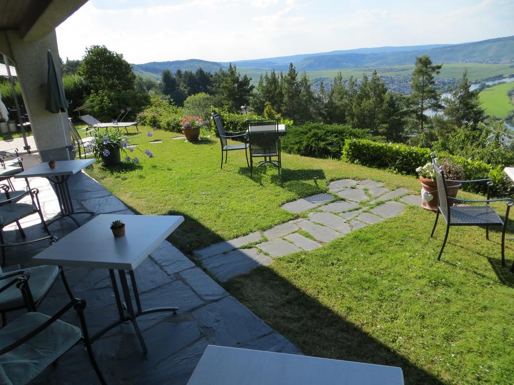 Gaestehaus-Weingut Loersch Leiwen Exterior foto